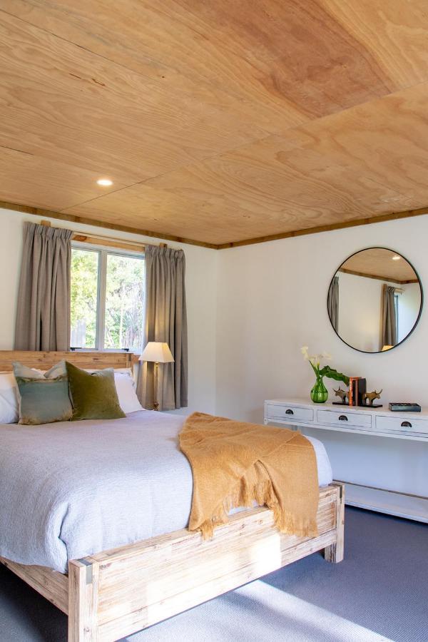 Parohe Island Retreat Hotell Auckland Exteriör bild